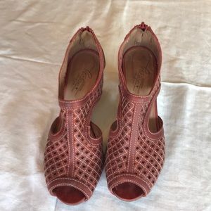 Pikolinos peep toe heels